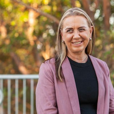 Dr Karen Whitfield