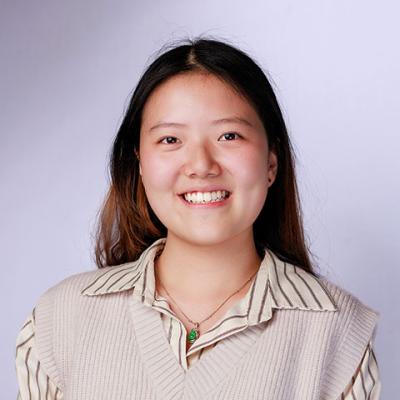 Mengjia (Linda) Yang smiling